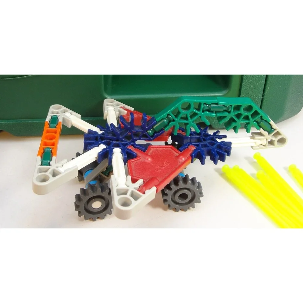 K'NEx Building Toy Set Construction Kit‎ Storage Case and Assorted Pieces